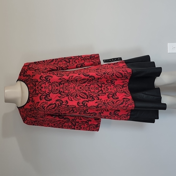 Tiana B. Dresses & Skirts - Tiana B. Red/black tapestry print dress faux leather trim-10